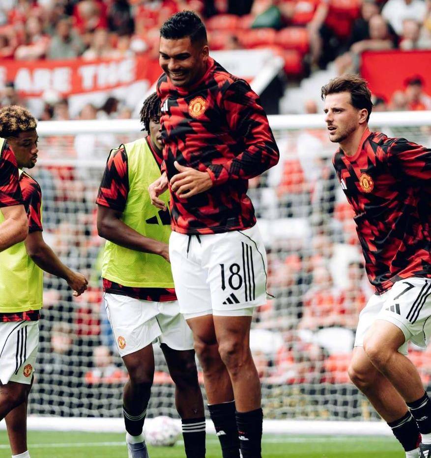 阿莫林钦点！曼联vs阿森纳：多面手芒特首发踢伪9，塞斯科是秘密武器