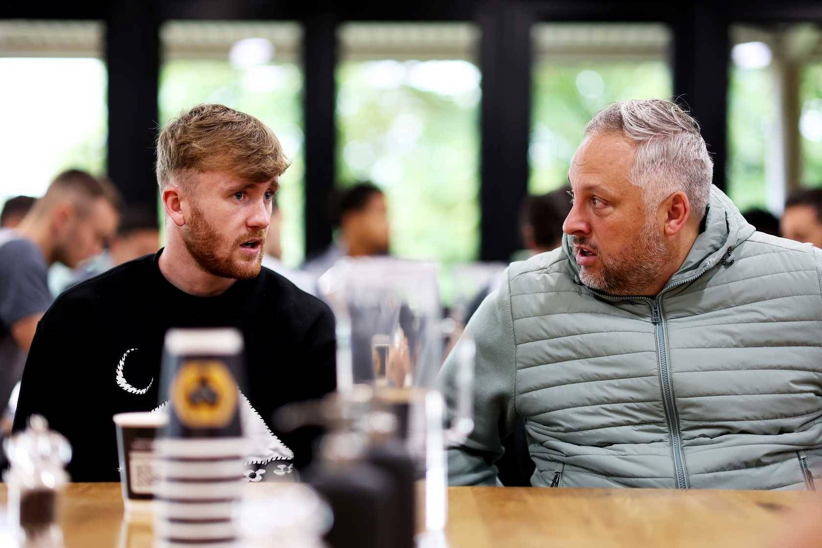 BBC：水晶宫会面前狼队体育总监霍布斯，他看了对水晶宫vs切尔西