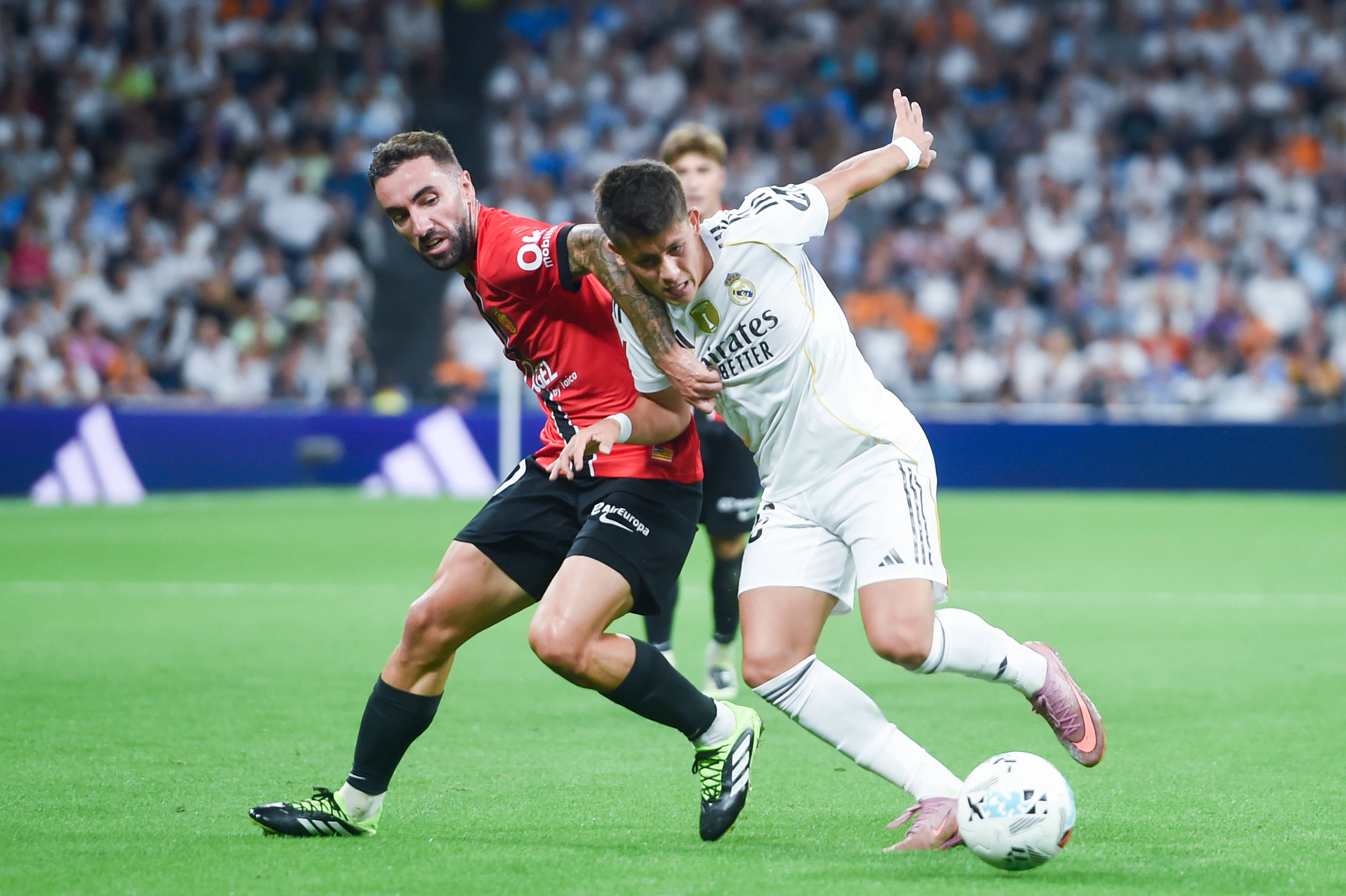 （体育）足球——西甲：皇家马德里胜马略卡