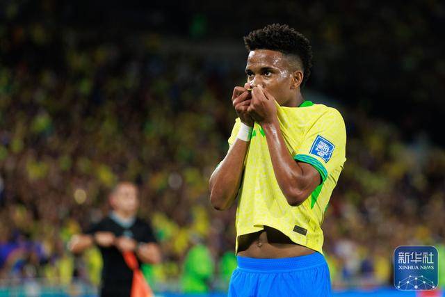 足球世预赛|巴西队胜智利队