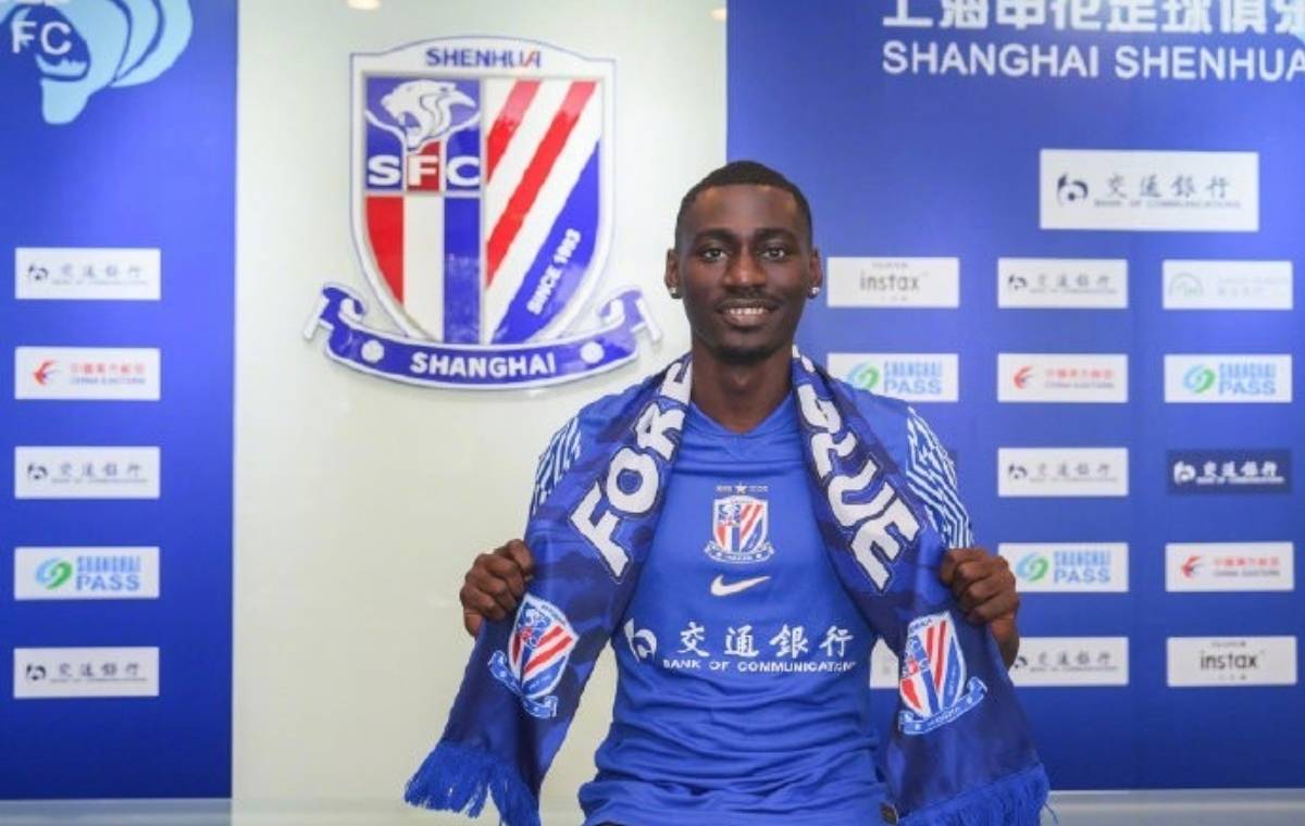 中超再现罕见1幕：阿苏埃放弃世预赛征召，全力冲击联赛冠军！