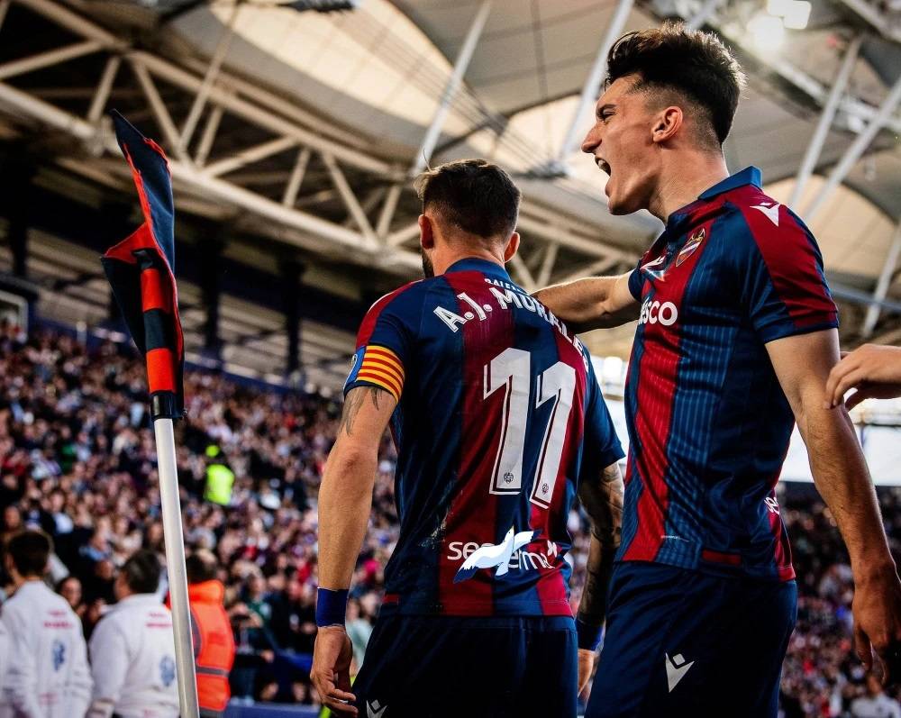 西甲-莱万特2-4巴萨:莱万特有想法,莱万可以上场了|前瞻