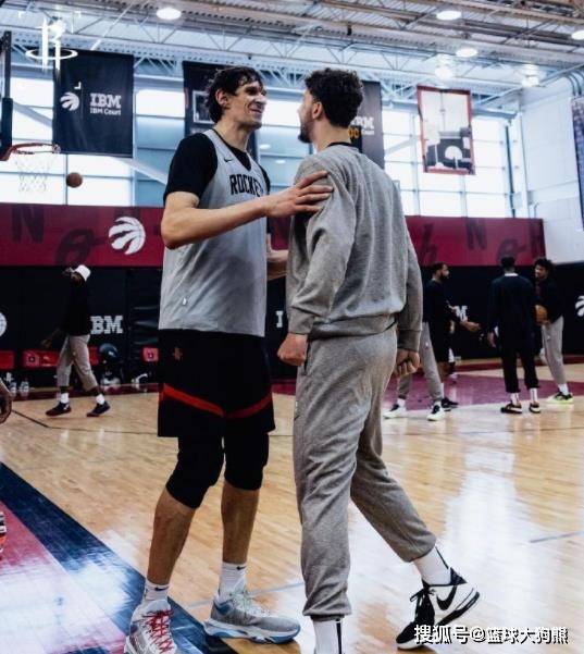 火箭队重组18人豪华阵容，裁员已箭在弦上？4位新人或被斯通放弃