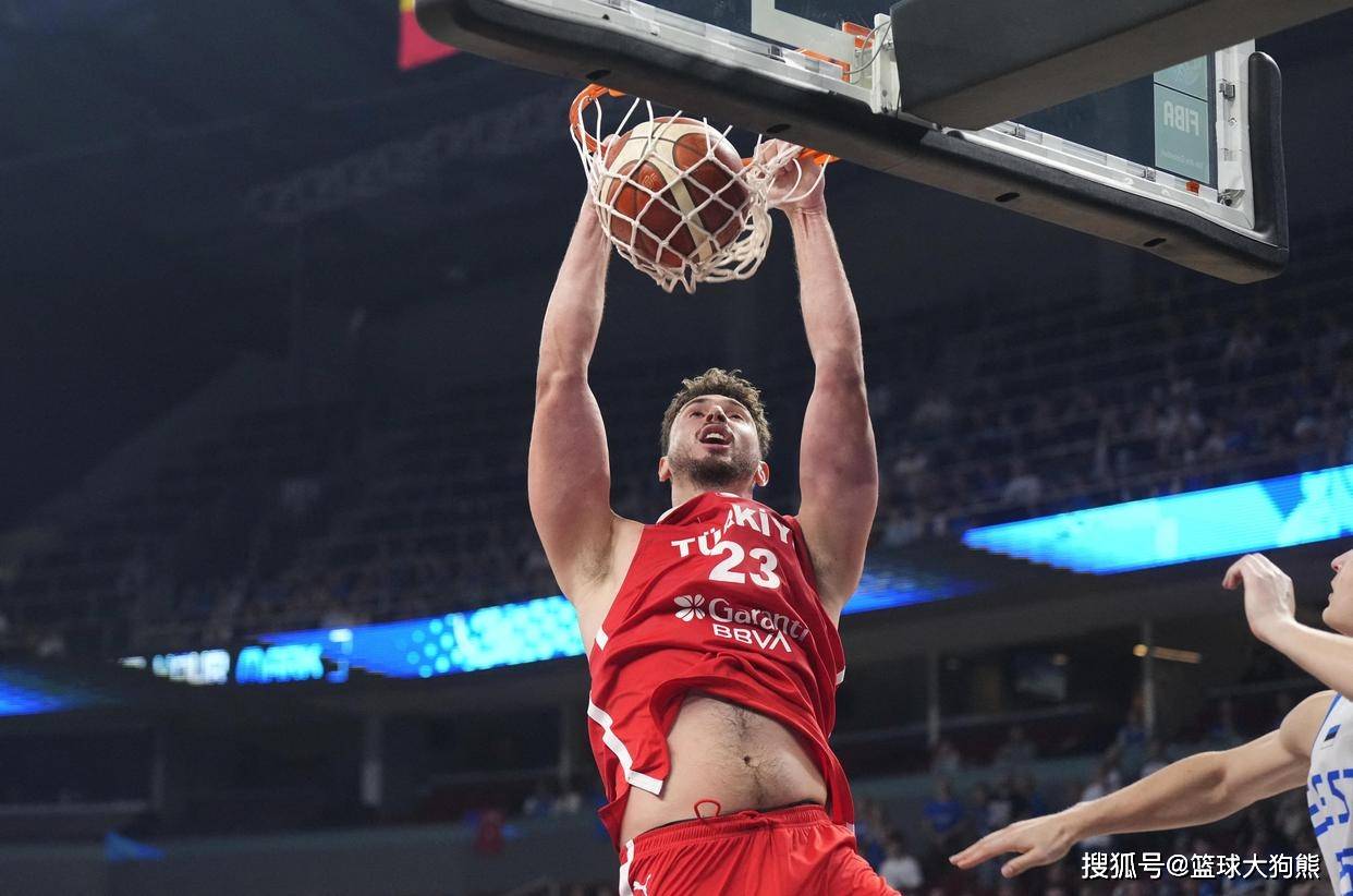 年薪高达5200万！火箭队重金打造一流5号位，放弃2位中锋，实力不降反升