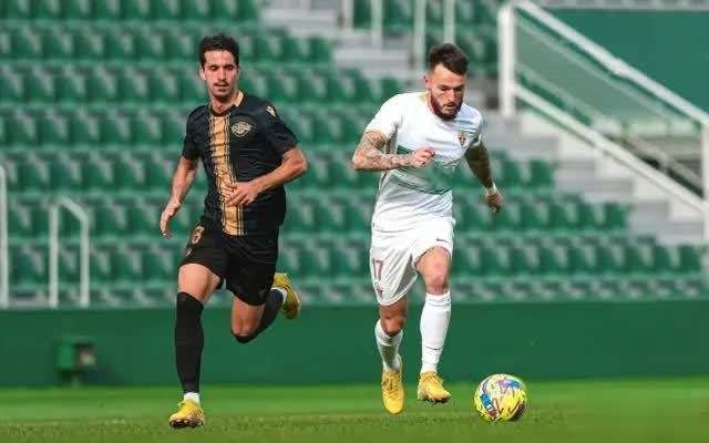 西甲：奥萨苏纳状态起伏，埃尔切表现稳定